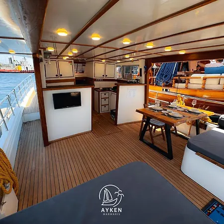 보트호텔 Ayken Boat *